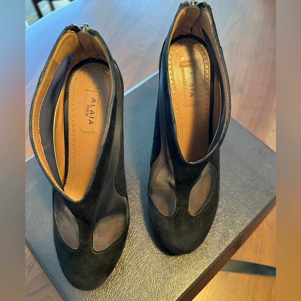 Alaia Booties - Picture 5 of 8
